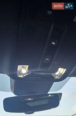 Внедорожник / Кроссовер Audi Q3 2021 в 