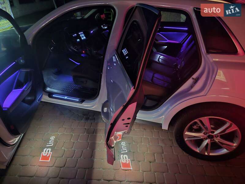 Позашляховик / Кросовер Audi Q3 2021 в Тернополі