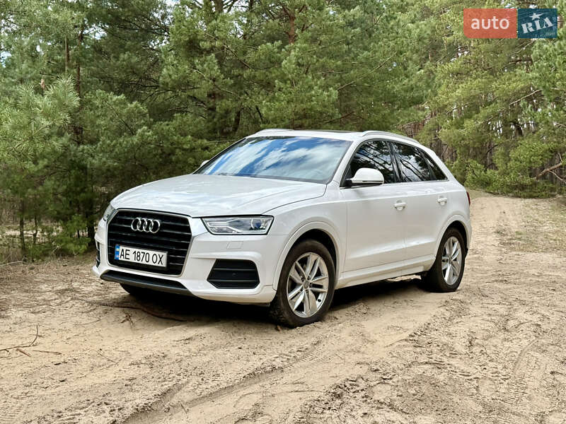 Внедорожник / Кроссовер Audi Q3 2015 в Днепре