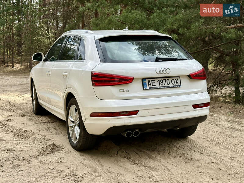 Внедорожник / Кроссовер Audi Q3 2015 в Днепре
