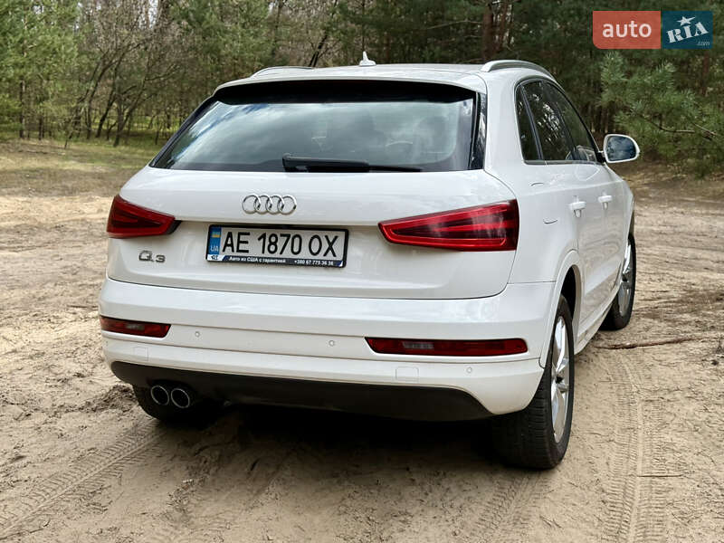 Внедорожник / Кроссовер Audi Q3 2015 в Днепре
