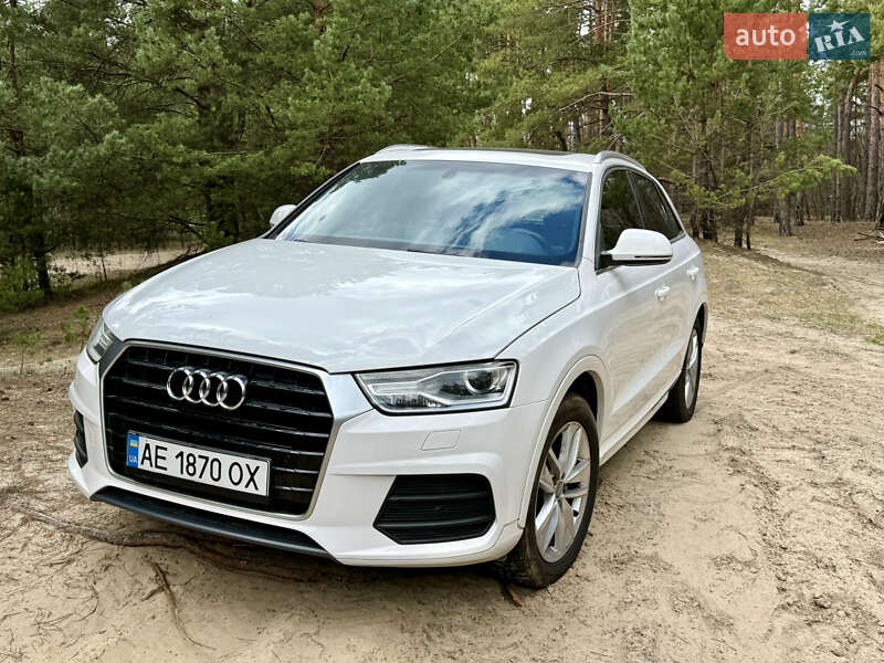 Внедорожник / Кроссовер Audi Q3 2015 в Днепре