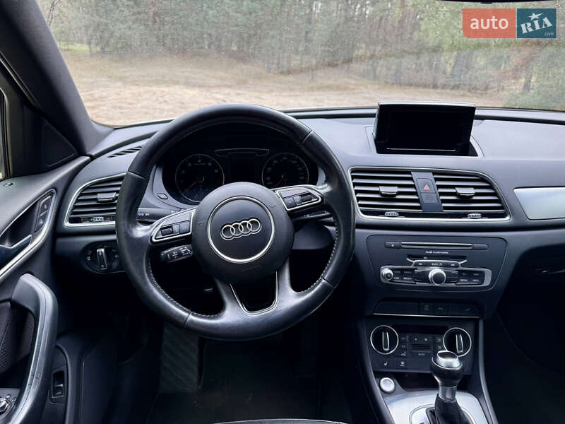 Внедорожник / Кроссовер Audi Q3 2015 в Днепре