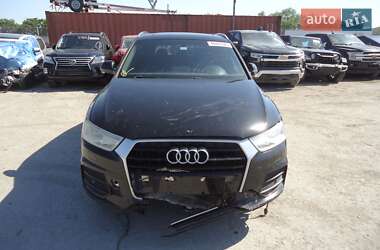Внедорожник / Кроссовер Audi Q3 2016 в 