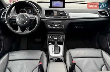 Позашляховик / Кросовер Audi Q3 2017 в 
