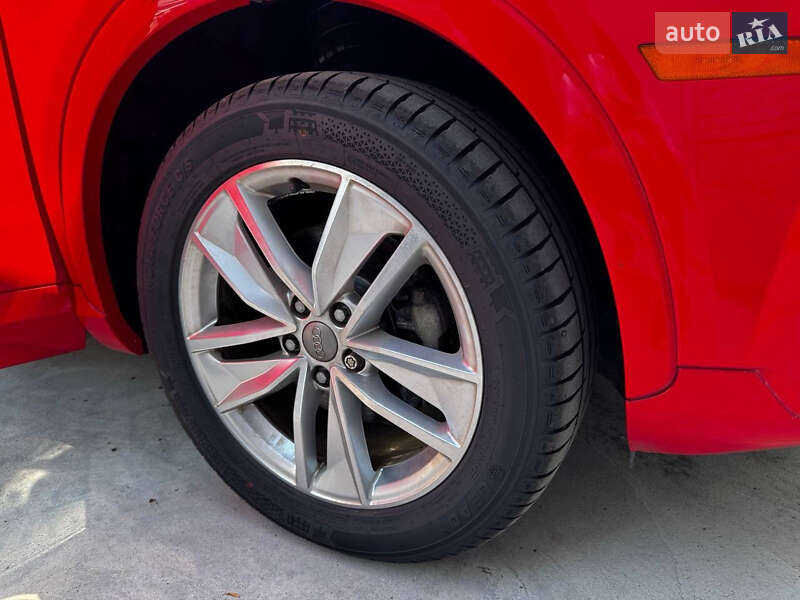 Внедорожник / Кроссовер Audi Q3 2017 в Хмельницком