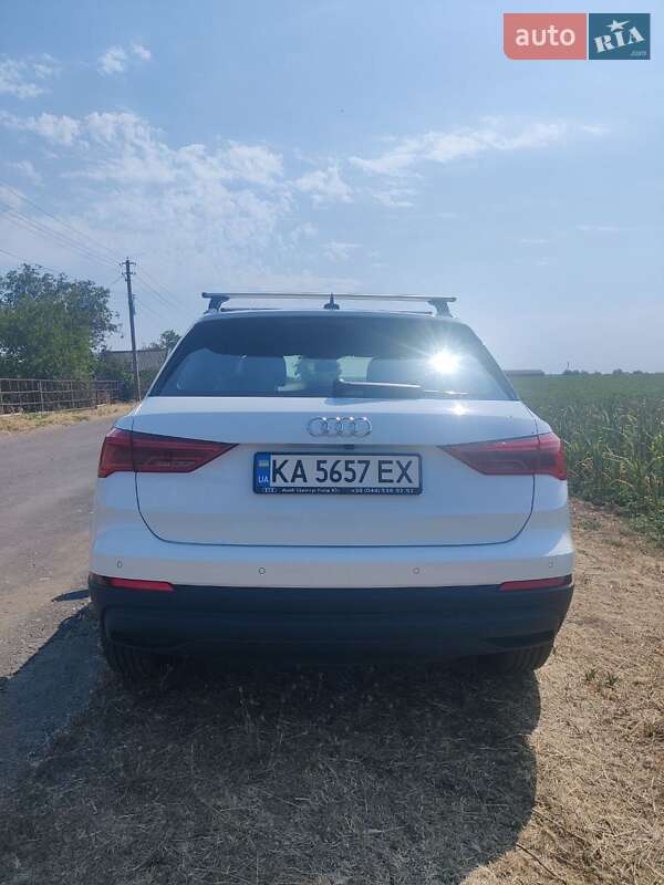 Позашляховик / Кросовер Audi Q3 2021 в Дніпрі