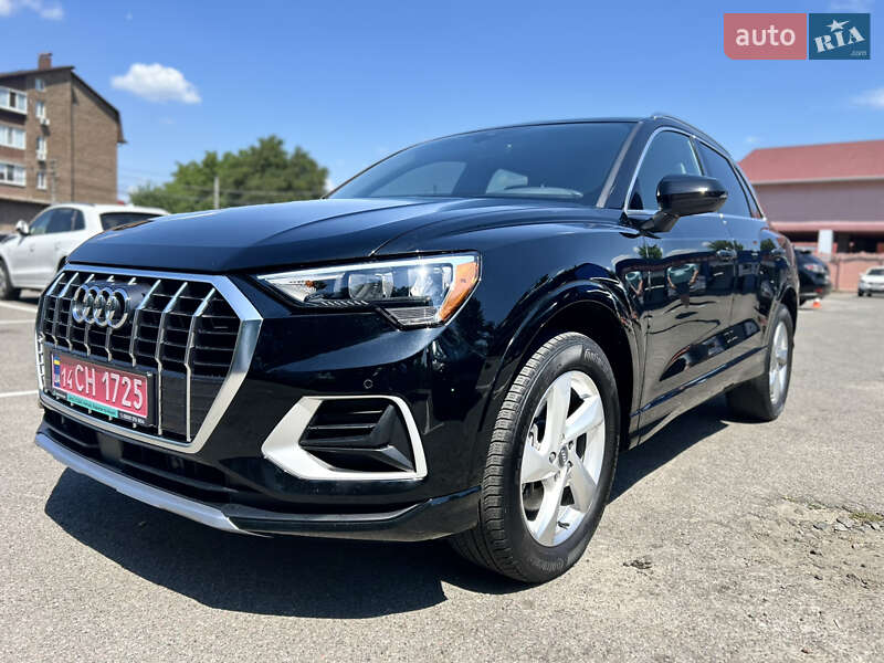 Позашляховик / Кросовер Audi Q3 2019 в Києві
