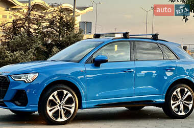 Внедорожник / Кроссовер Audi Q3 2020 в 