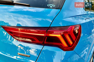 Внедорожник / Кроссовер Audi Q3 2020 в 