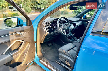 Внедорожник / Кроссовер Audi Q3 2020 в 
