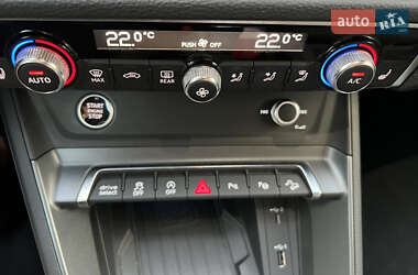 Внедорожник / Кроссовер Audi Q3 2020 в 