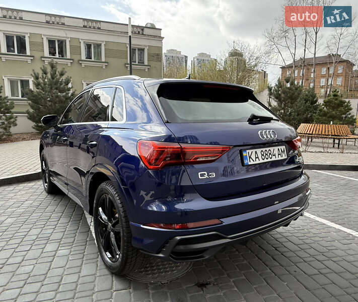 Позашляховик / Кросовер Audi Q3 2021 в Києві