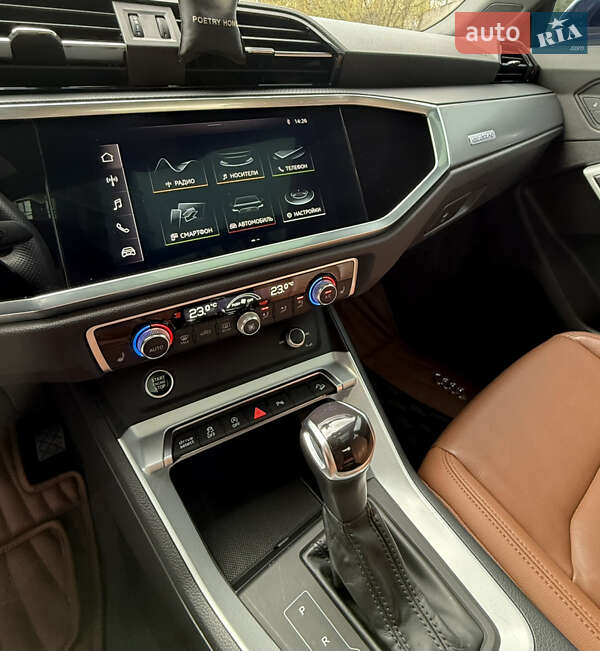 Позашляховик / Кросовер Audi Q3 2021 в Києві