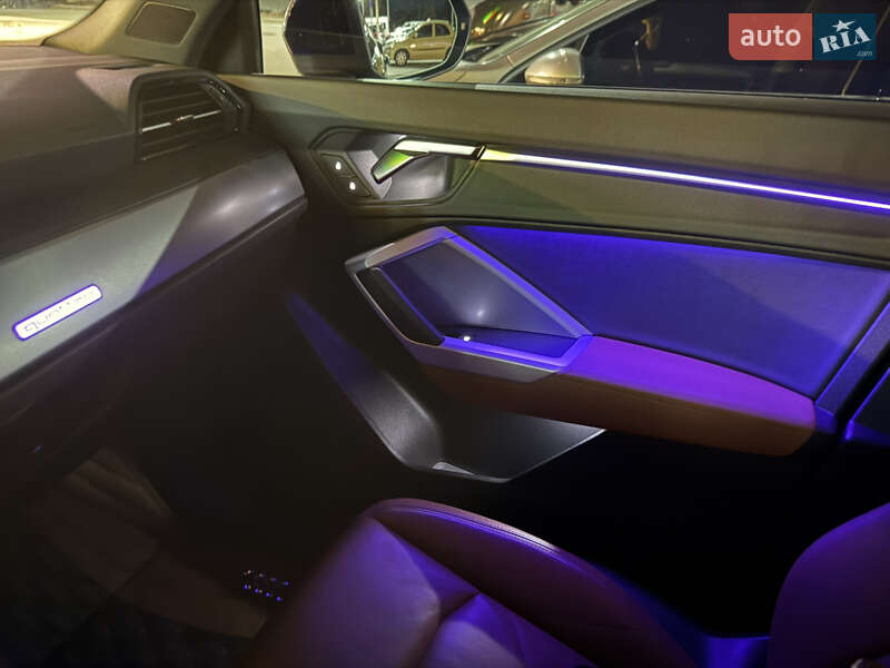 Позашляховик / Кросовер Audi Q3 2021 в Києві