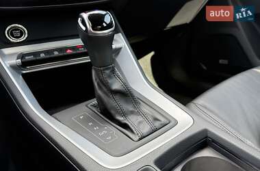 Внедорожник / Кроссовер Audi Q3 2021 в 