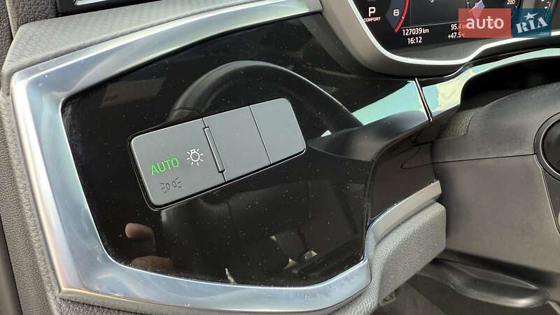 Позашляховик / Кросовер Audi Q3 2021 в Києві