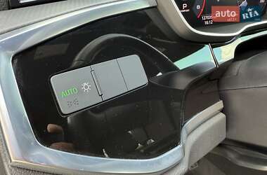 Внедорожник / Кроссовер Audi Q3 2021 в 