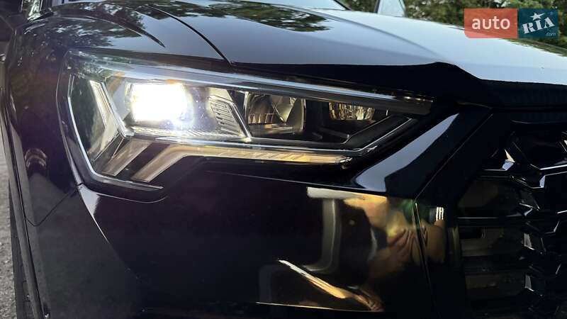 Позашляховик / Кросовер Audi Q3 2021 в Києві
