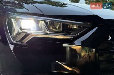 Внедорожник / Кроссовер Audi Q3 2021 в 
