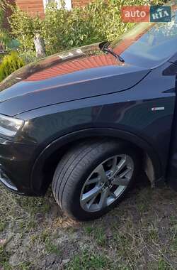 Внедорожник / Кроссовер Audi Q3 2013 в 