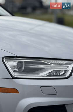 Внедорожник / Кроссовер Audi Q3 2016 в 