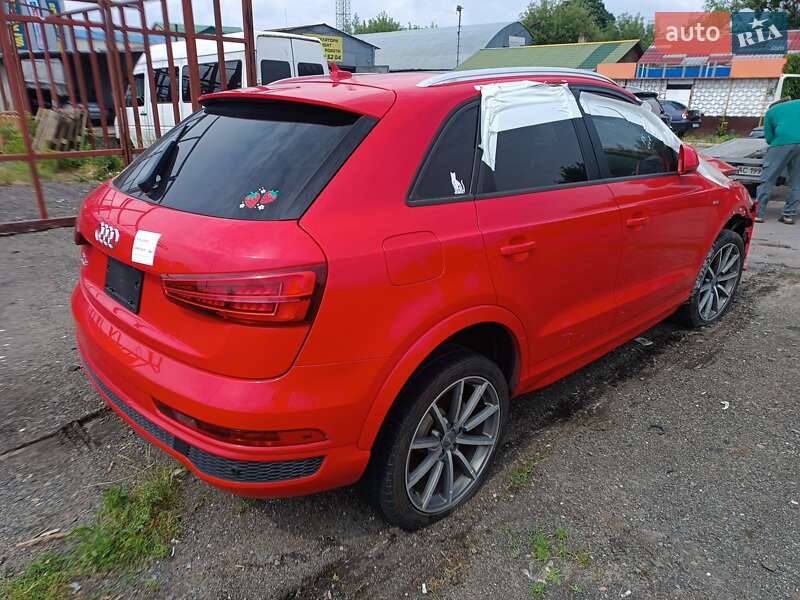Позашляховик / Кросовер Audi Q3 2018 в 