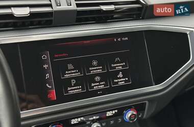 Позашляховик / Кросовер Audi Q3 2021 в 