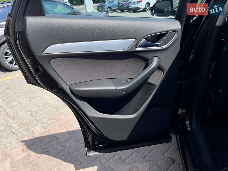 Позашляховик / Кросовер Audi Q3 2013 в Житомирі