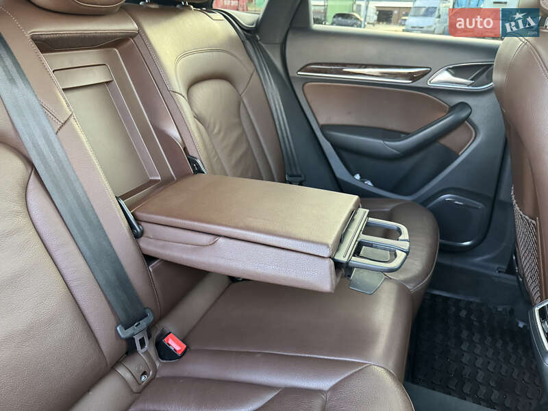 Внедорожник / Кроссовер Audi Q3 2016 в Одессе