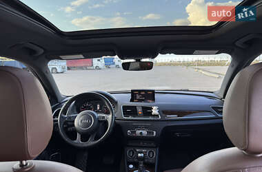 Внедорожник / Кроссовер Audi Q3 2016 в 