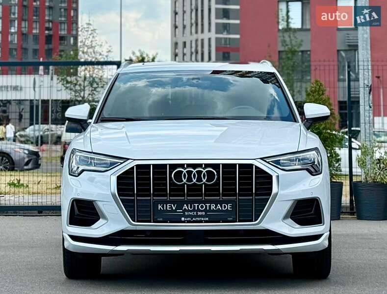 Позашляховик / Кросовер Audi Q3 2020 в Києві