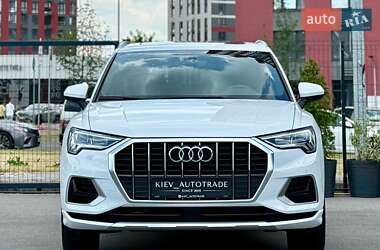 Позашляховик / Кросовер Audi Q3 2020 в 