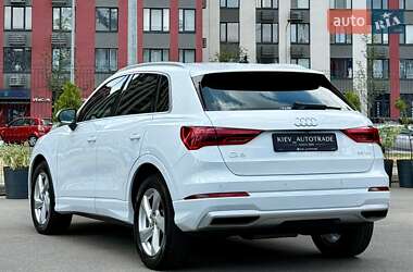 Позашляховик / Кросовер Audi Q3 2020 в 