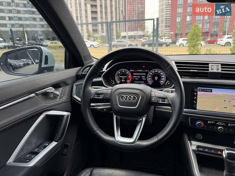 Позашляховик / Кросовер Audi Q3 2020 в Києві
