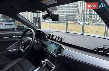 Позашляховик / Кросовер Audi Q3 2020 в 