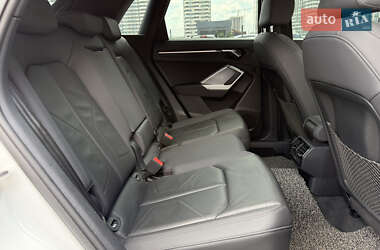 Позашляховик / Кросовер Audi Q3 2020 в 