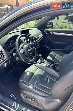 Внедорожник / Кроссовер Audi Q3 2015 в 