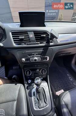 Внедорожник / Кроссовер Audi Q3 2015 в 