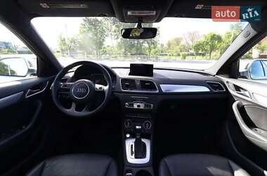 Позашляховик / Кросовер Audi Q3 2016 в 