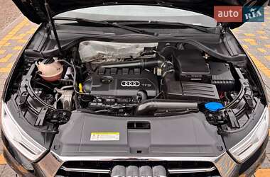 Внедорожник / Кроссовер Audi Q3 2017 в 