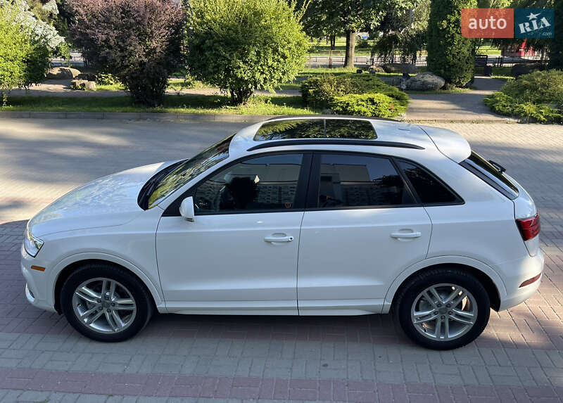 Позашляховик / Кросовер Audi Q3 2016 в Тернополі