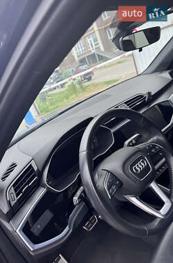 Внедорожник / Кроссовер Audi Q3 2020 в 