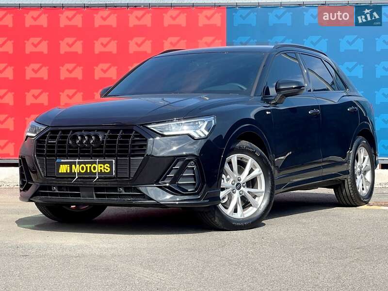 Внедорожник / Кроссовер Audi Q3 2024 в Киеве