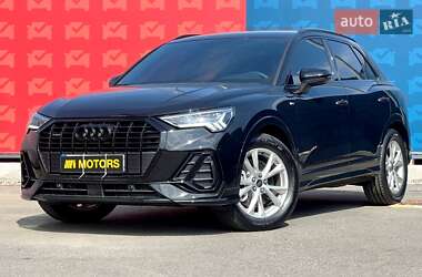 Внедорожник / Кроссовер Audi Q3 2024 в 