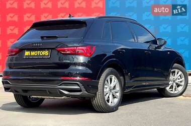 Внедорожник / Кроссовер Audi Q3 2024 в 