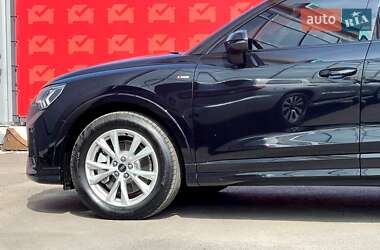 Внедорожник / Кроссовер Audi Q3 2024 в 