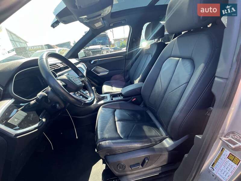 Позашляховик / Кросовер Audi Q3 2019 в Стрию