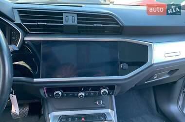 Внедорожник / Кроссовер Audi Q3 2019 в 