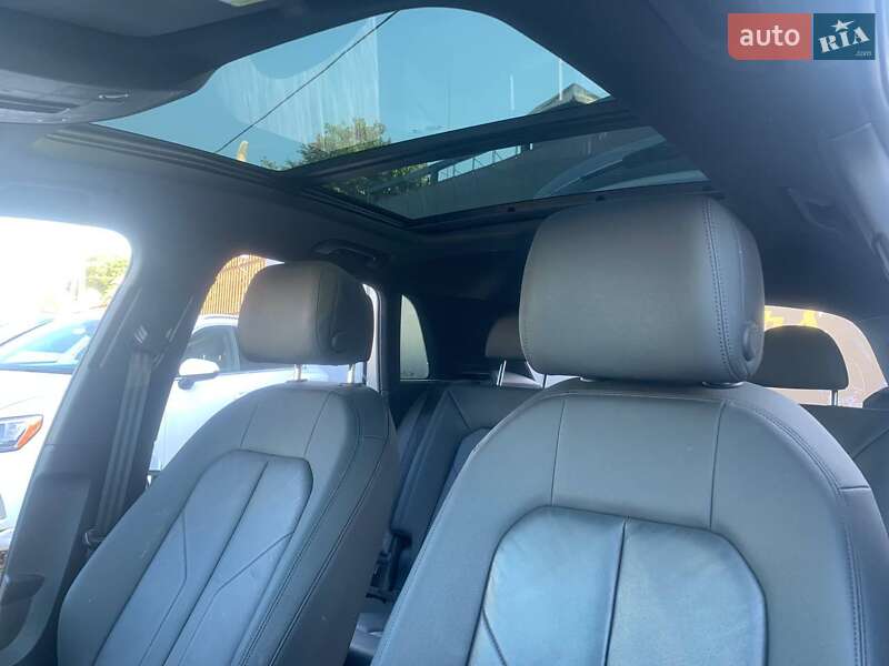 Позашляховик / Кросовер Audi Q3 2019 в Стрию